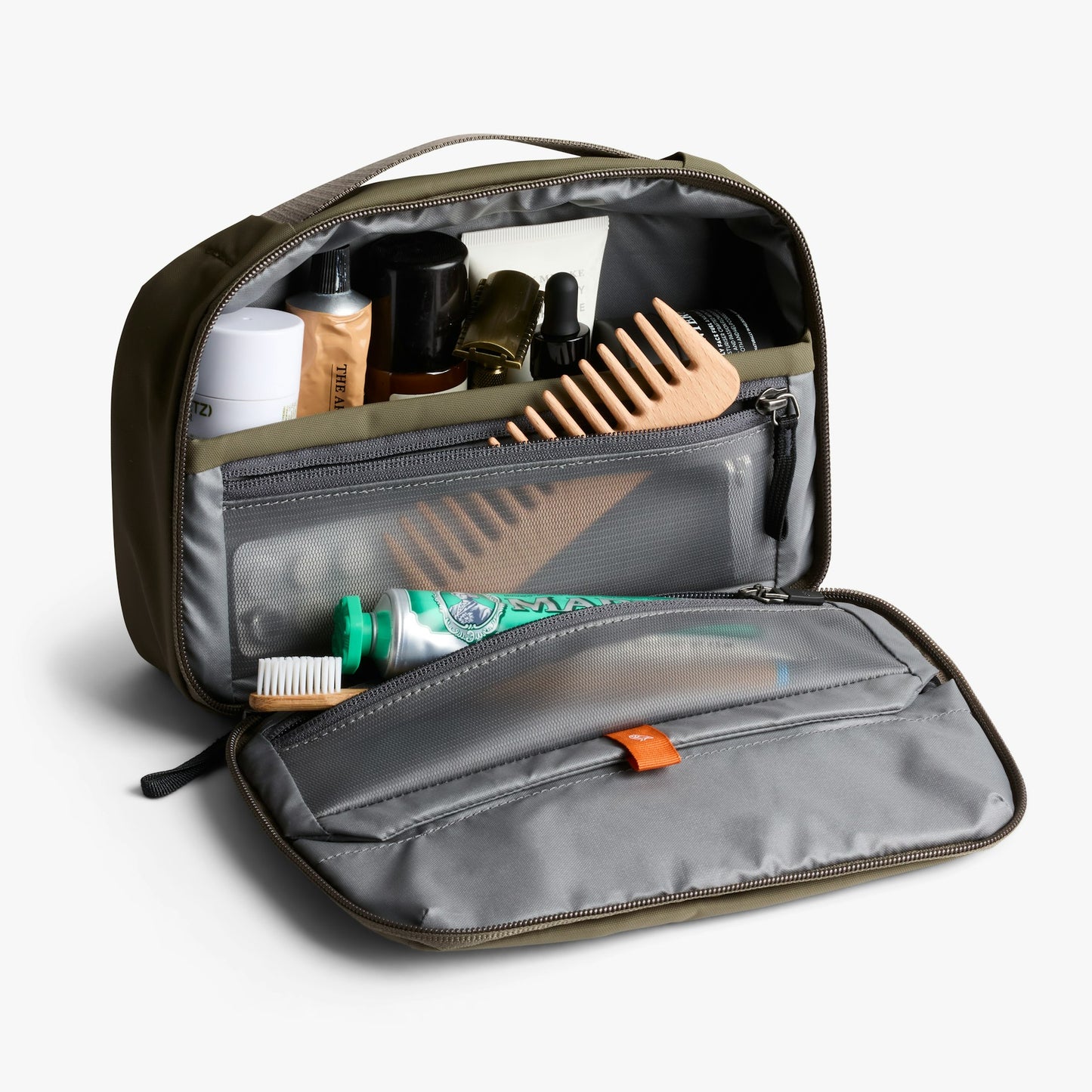 Hanging Toiletry Kit - US 5659