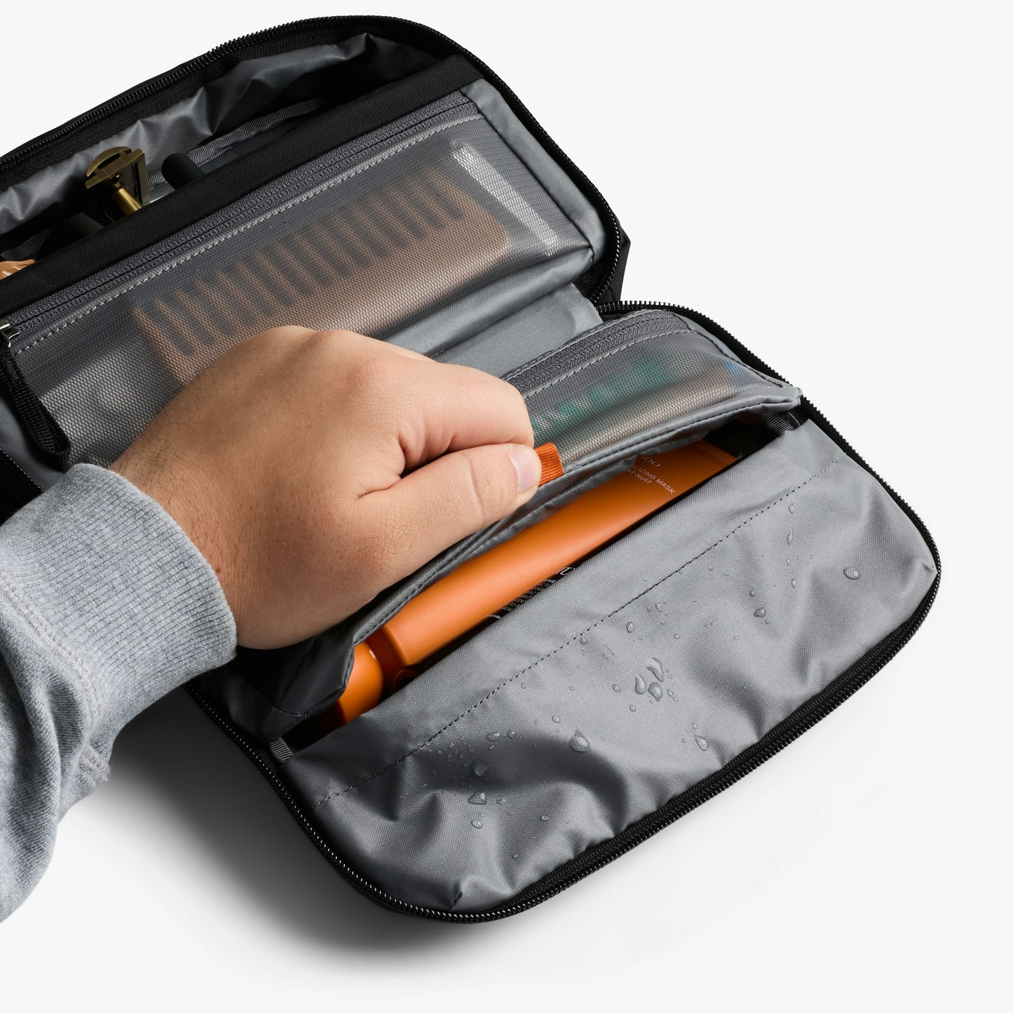 Hanging Toiletry Kit - US 3698