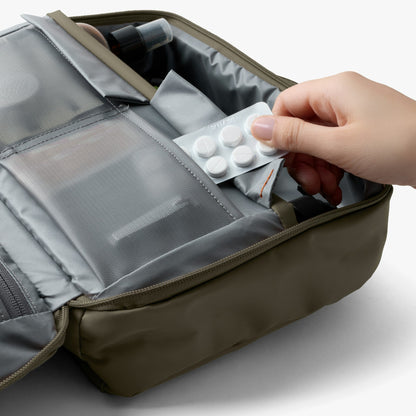 Hanging Toiletry Kit Plus - US 5332