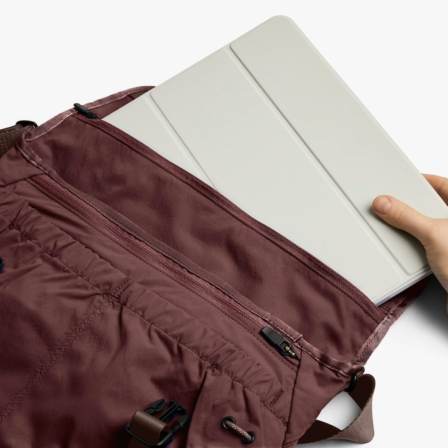 Cinch Messenger - US 5475