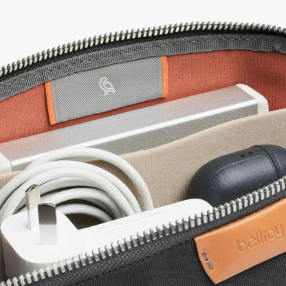 Desk Caddy - US 6084