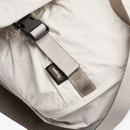 Cinch Messenger - US 4181