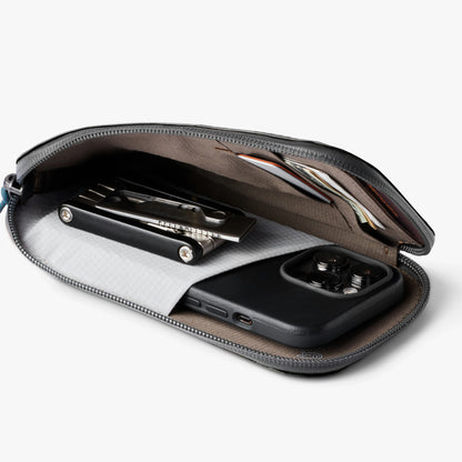 Venture Phone Pocket - US 4991