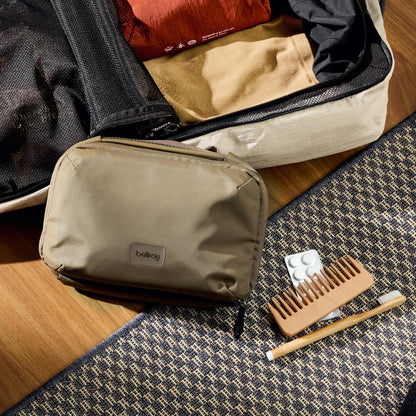 Hanging Toiletry Kit - US 5659