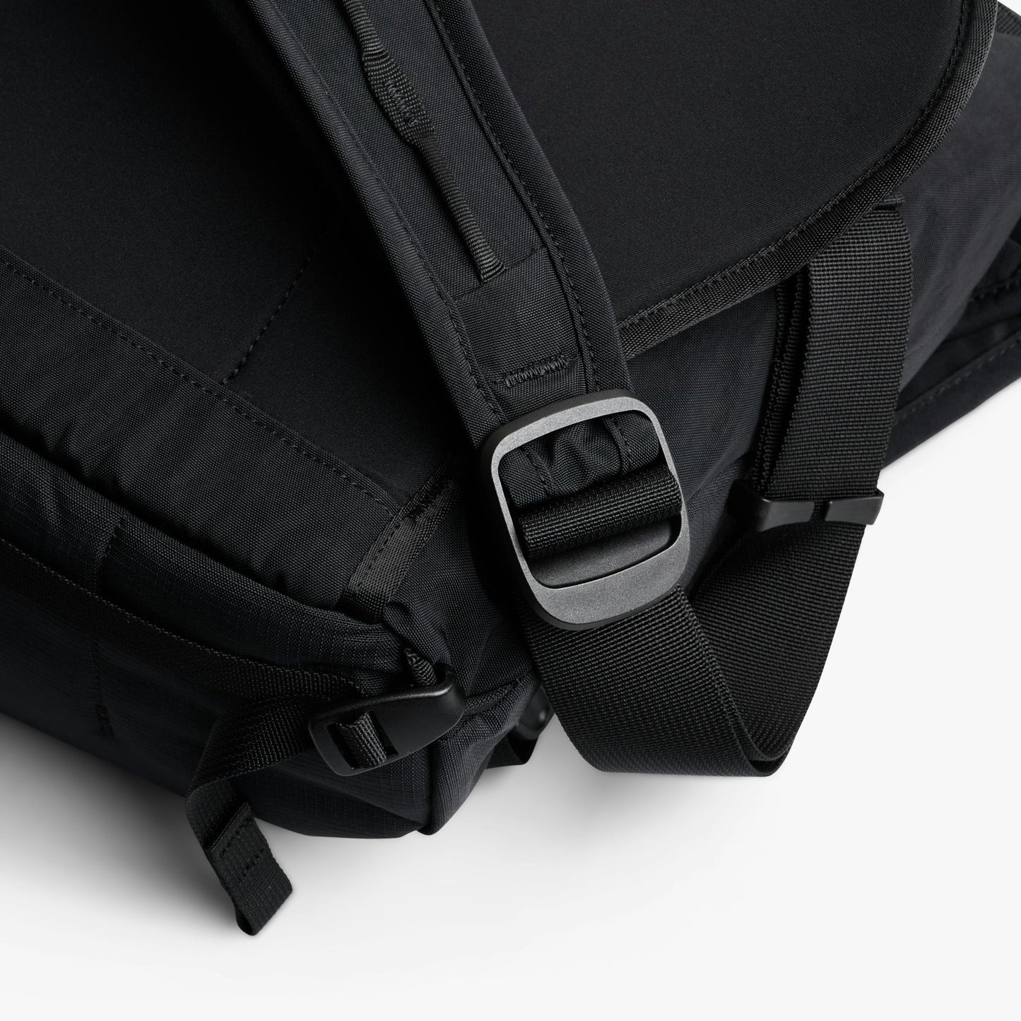 Venture Messenger 16” - US 9372